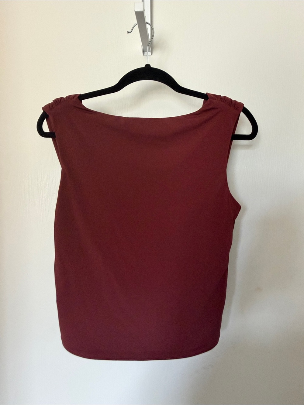 Abercrombie: Women's Backless Top in Burgundy
